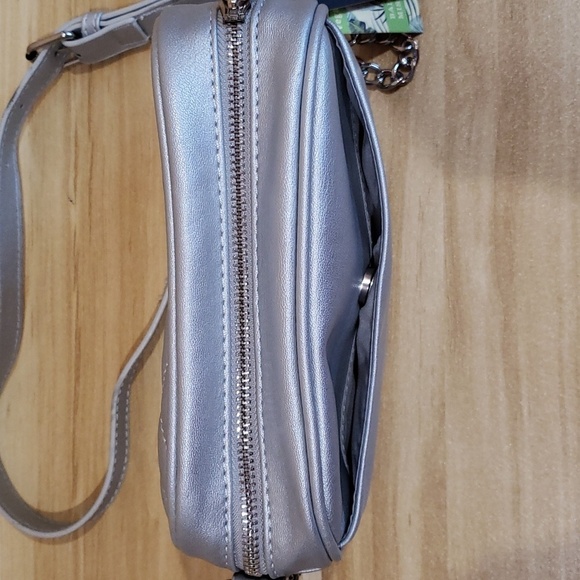 Badgley Mischka NWT Silver Metallic Grey Crossbody Bag - Picture 5 of 8